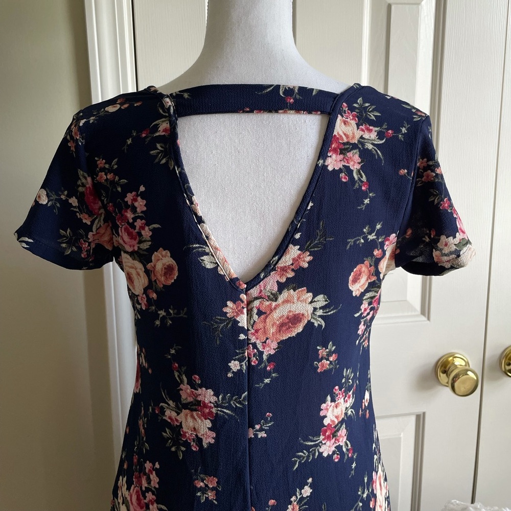 Francescas Dress - Picture 3 of 4